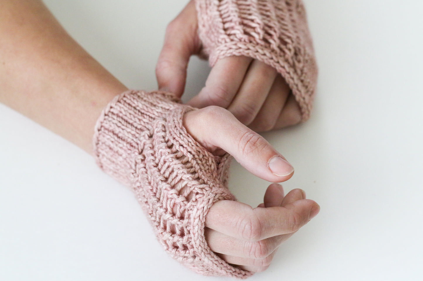 Knitted Netting Fingerless Gloves + Hat PDF
